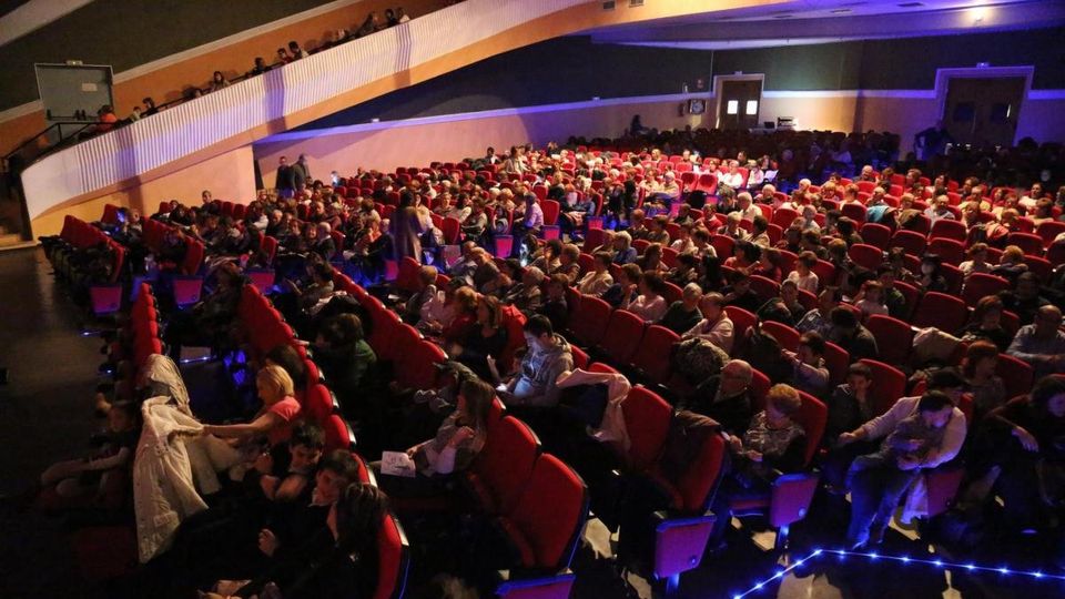 Muestra De Teatro No Profesional: Mujeres, Teatro A La Carta