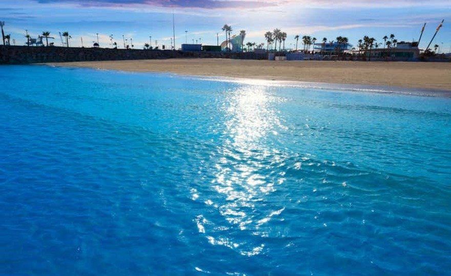 Paseo en catamarán por Valencia con comida