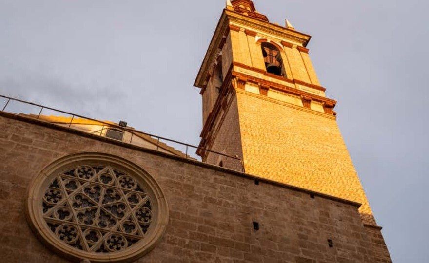 Entrada a la iglesia de San Nicolás