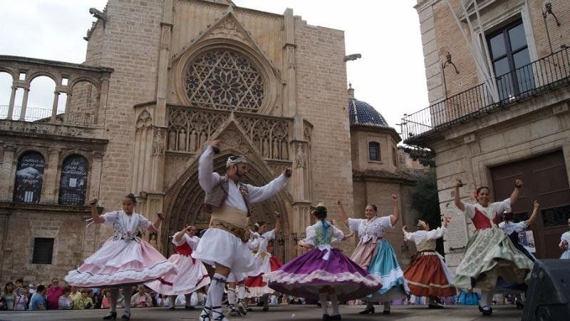 XXIV Festival de Balls al Carrer