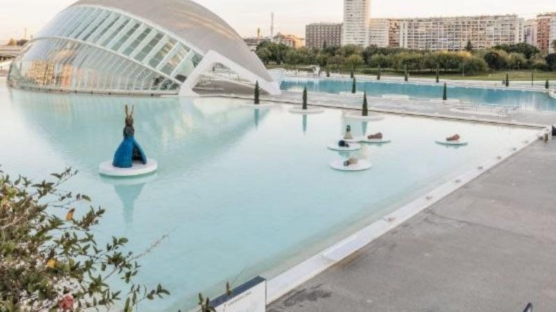 Leiko Ikemura – Aquí Estamos