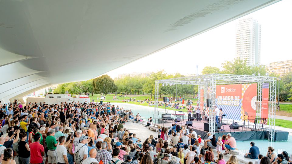Ciclo de conciertos al aire libre 'Un Lago de Conciertos'