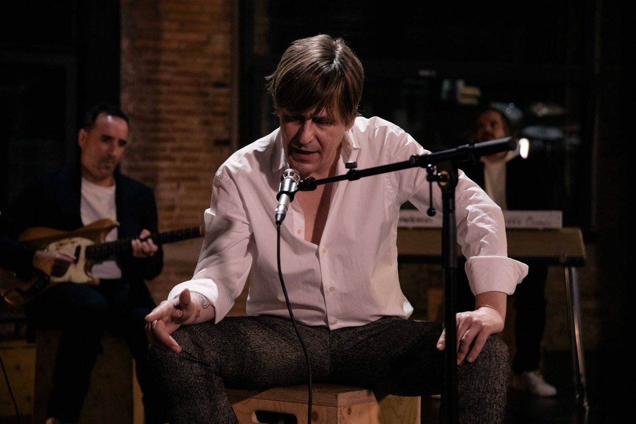 El artista asturiano experimenta con ritmos latinos en su nueva producción. Foto: Facebook Nacho Vegas