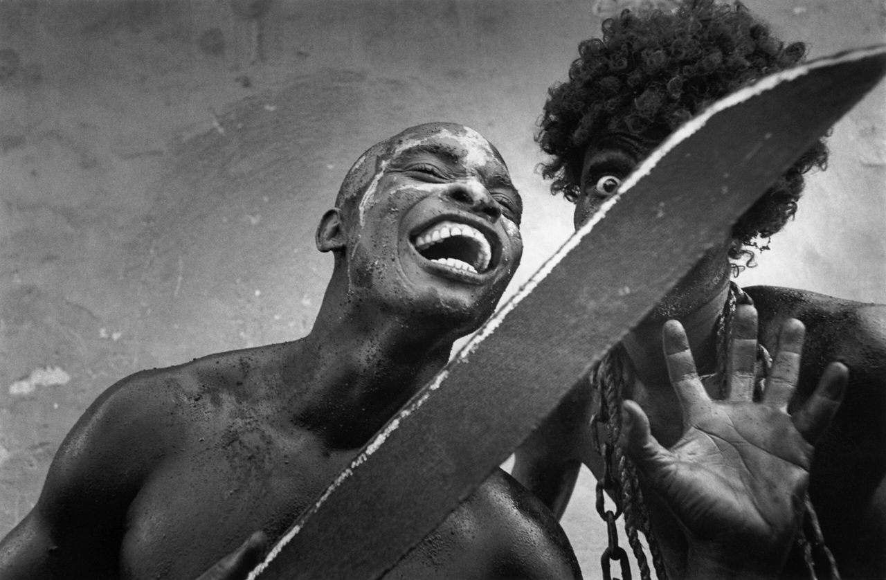 Cristina Garcia Rodero / Magnum Photos / Contacto. Haiti. Carnaval de Jacmel. 2001