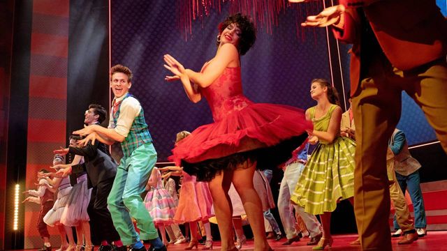Grease, el Musical: un viaje nostálgico y vibrante al corazón de los años 50