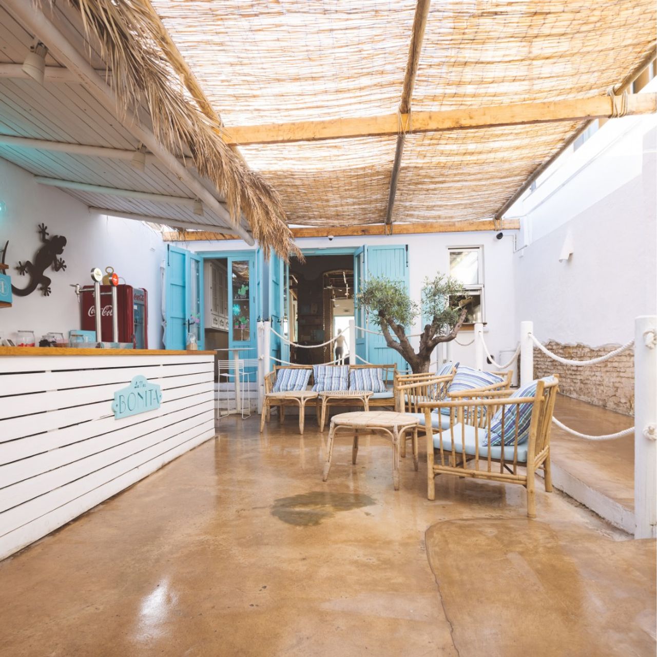 Terraza de La Más Bonita. Foto: La Más Bonita