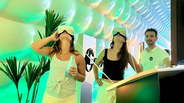 Embárcate en la experiencia del Seekers Boat en La Marina de Valencia