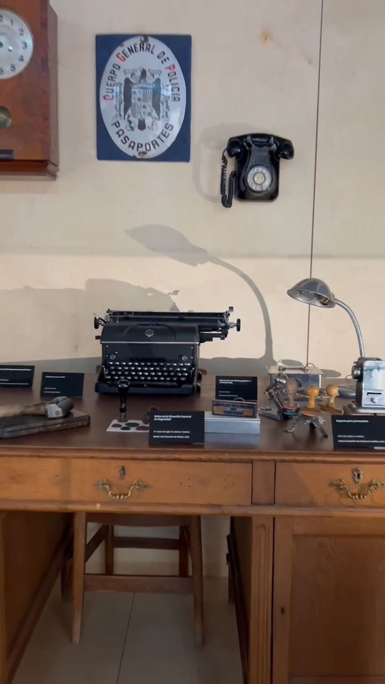 Comisaría de época. Foto: Exposición 200 años de historia de la Policía Española