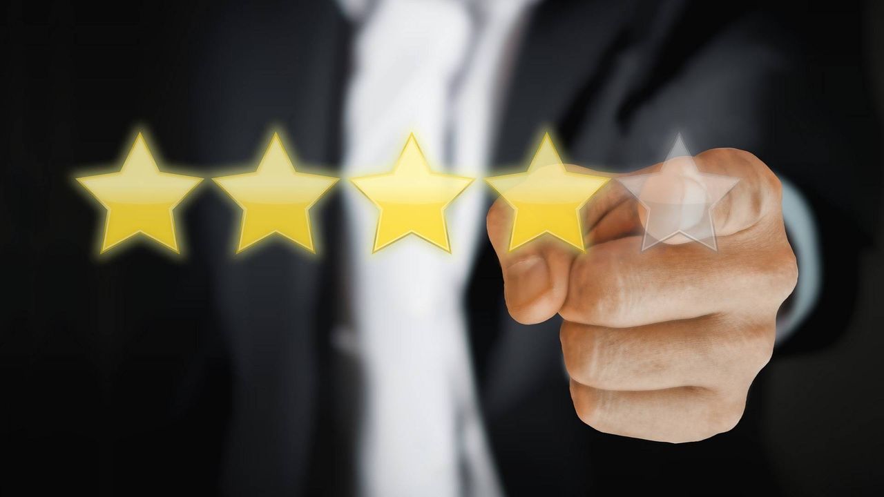 Cómo los comportamientos en línea están transformando el comercio y los servicios locales