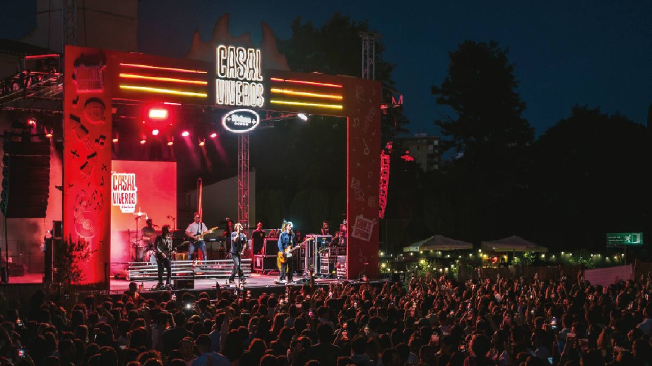 Casal Viveros Mahou 2025: música, gastronomía y cultura cervecera en el arranque de las Fallas