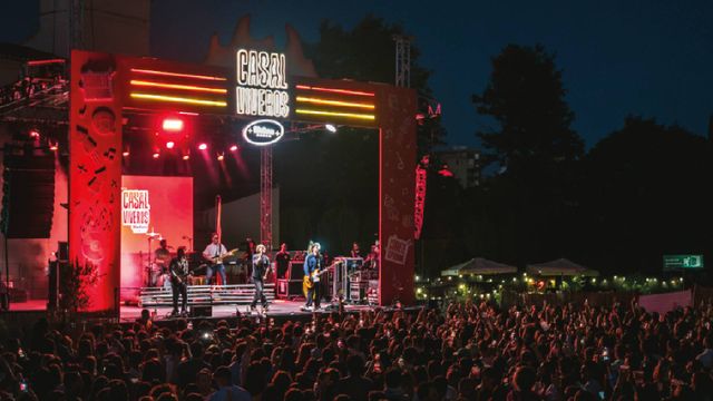 Casal Viveros Mahou 2025: música, gastronomía y cultura cervecera en el arranque de las Fallas