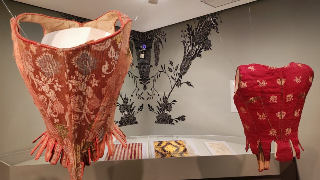 Exposición Indumentaria y textiles Casa Museo Benlliure