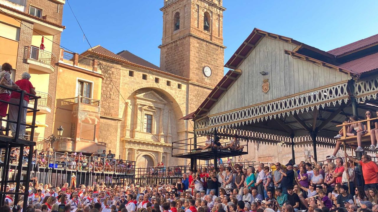 Tradición, emoción y cultura popular en los encierros y capeas de Ayora