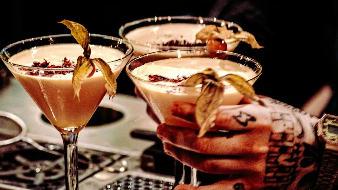 Coctelerías de autor en Valencia para una noche distinta