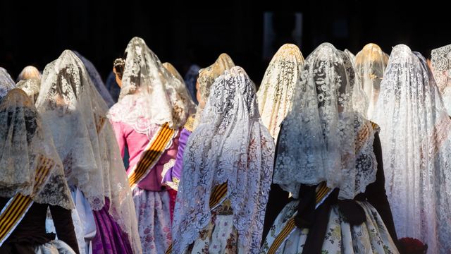 Trames d’identitat: la ropa tradicional que cuenta la historia fallera de Mislata