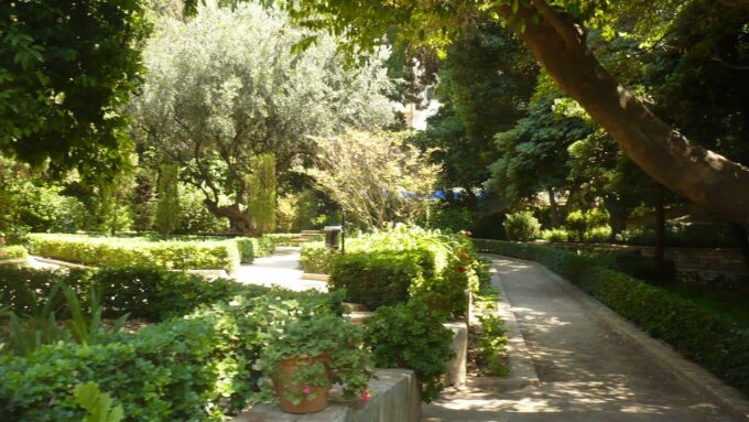 Jardín de Monforte: un oasis neoclásico en el corazón de Valencia