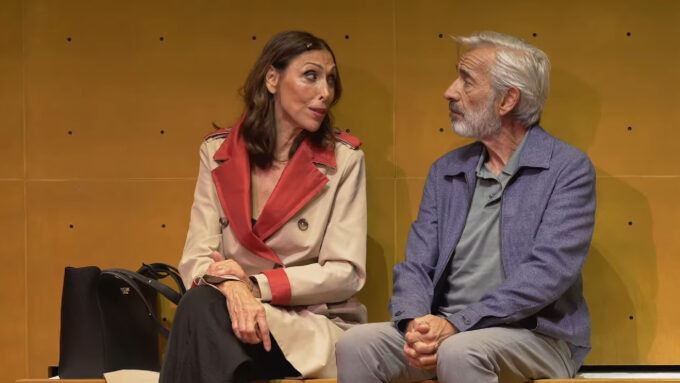 “Mejor no decirlo” en el Teatro Olympia de València: cuando la verdad amenaza la paz